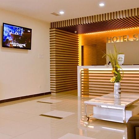 Hotel Setia Келуанг Екстериор снимка