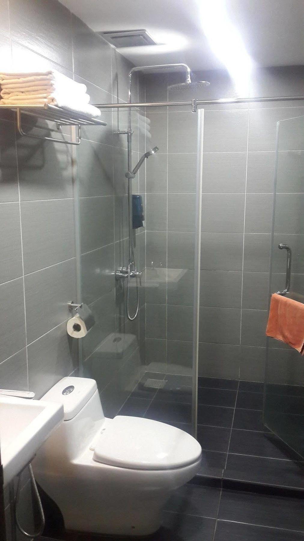 Hotel Setia Келуанг Екстериор снимка