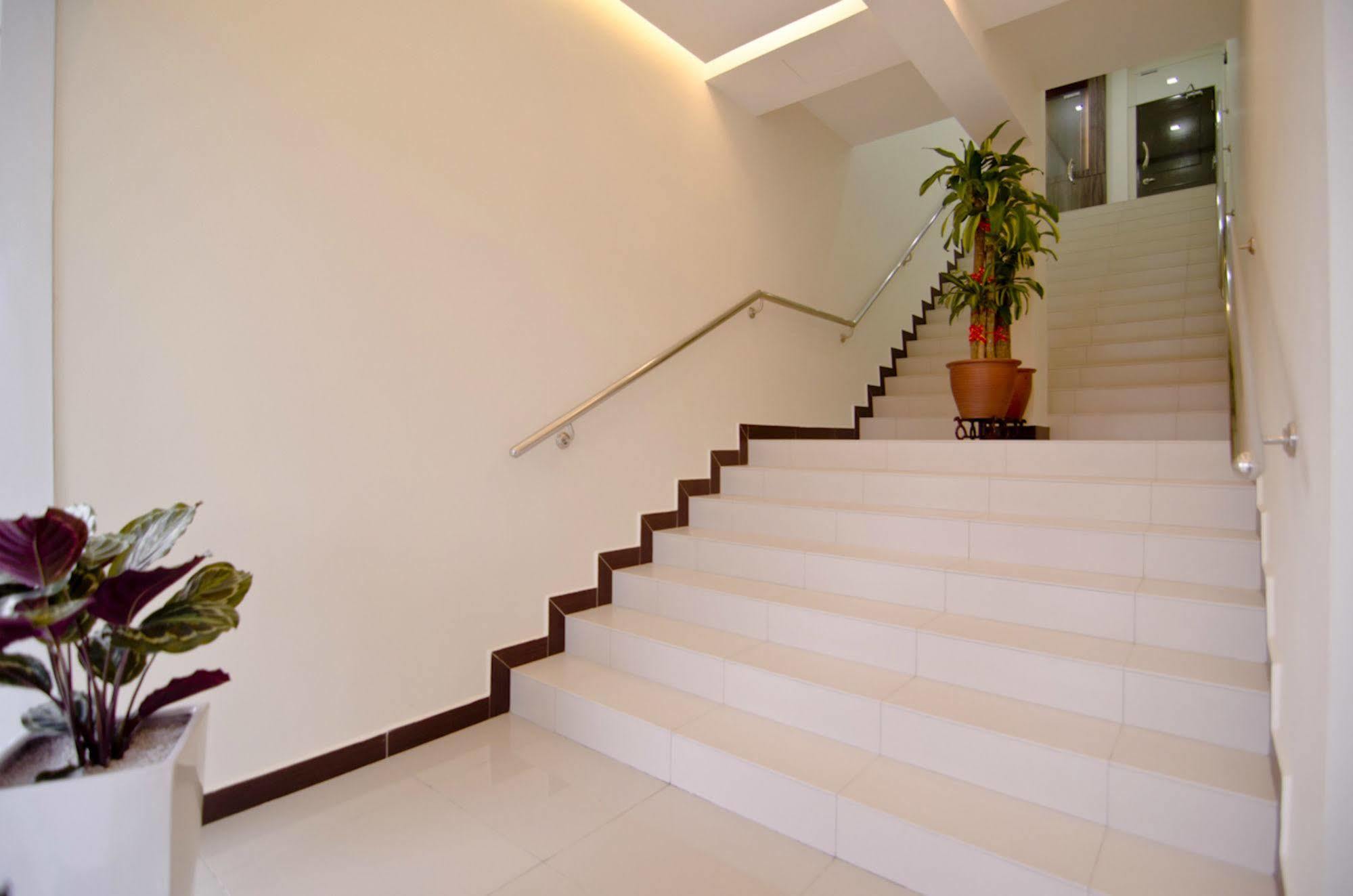 Hotel Setia Келуанг Екстериор снимка